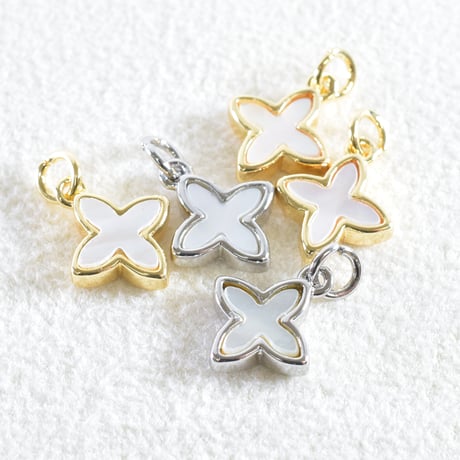 白蝶貝チャーム　フラワー　カン付　１個