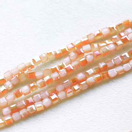 【全5色】ガラスビーズ キューブ面カット 4×4mm