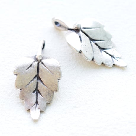 メタルビーズモチーフ　リーフ(大)【X1160・5ピース】