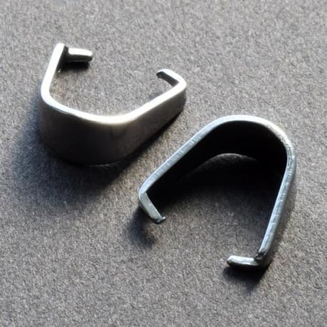 ステンレス製　バチカン(三角型) 9mm【10個】