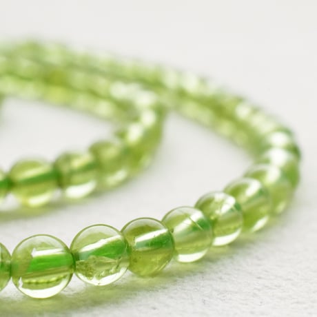 ペリドット 4mm 丸玉