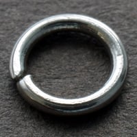 ステンレス製　丸カン5mm【5.1g(約100個)】