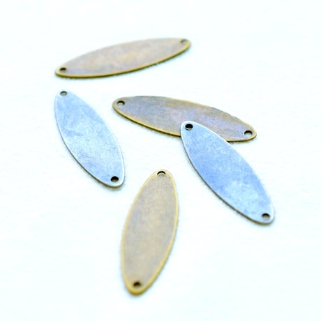 【全２色】メタルオーバルプレート　30mm　【2穴・10個】