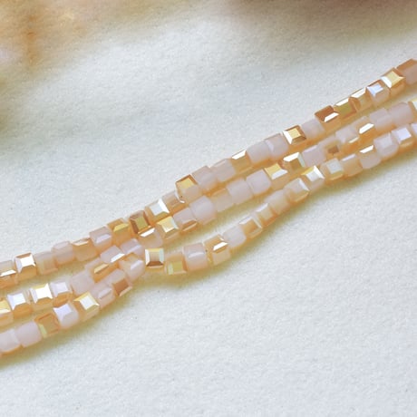 【全5色】ガラスビーズ キューブ面カット 4×4mm