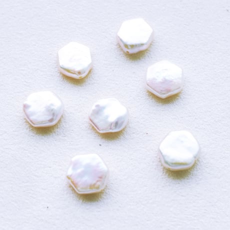 淡水パール  ホワイト ヘキサ 12.5～13mm 厚5㎜【2個】