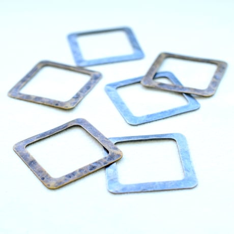 【全２色】メタルオープンスクエア　　28mm　(穴なし)・10個