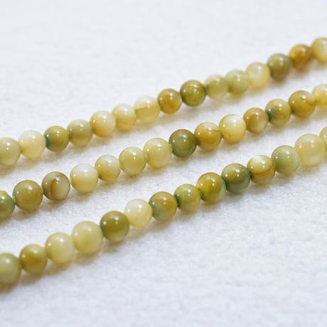 M.O.P.  黄緑 2.5～3mm (丸玉)