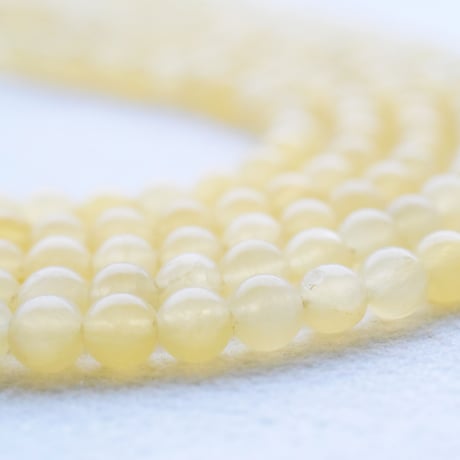 イエロージェイド 4mm (丸玉)