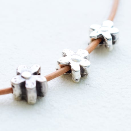 メタルモチーフ　フラワー9mm【X9・10個】