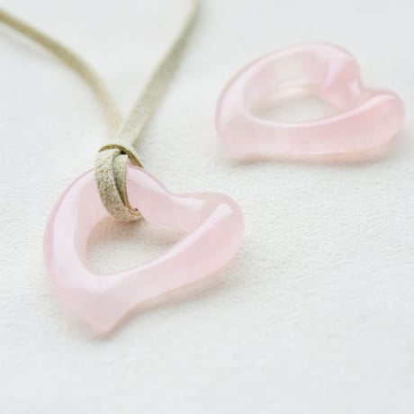 ローズクォーツ　オープンハート