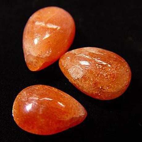 ムーンストーンの意味と効果 天然石 サンストーン、ストロベリー