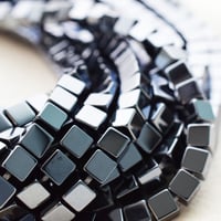 ヘマタイト　スクエア4mm