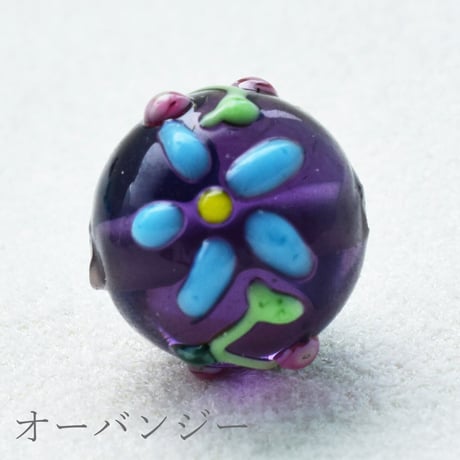 【全２色】チェコ製 アイリス　１個