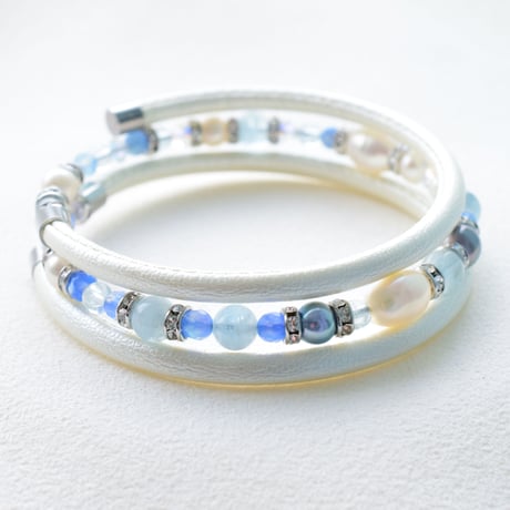 アコヤ本真珠×天然石　三連ブレスレット　パールホワイト【１本】