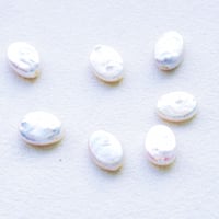 淡水パール  ホワイトオーバル  9～10mm 厚5㎜【2個】