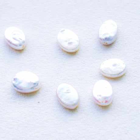 淡水パール  ホワイトオーバル  9～10mm 厚5㎜【2個】