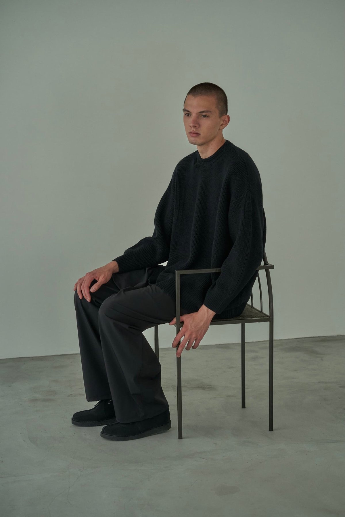 LOW GAUGE MERINO CREWNECK KNIT / BLACK | CLOTH&