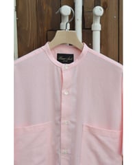 ランダムメッシュルーズフィットバンドカラー半袖シャツ / Pink