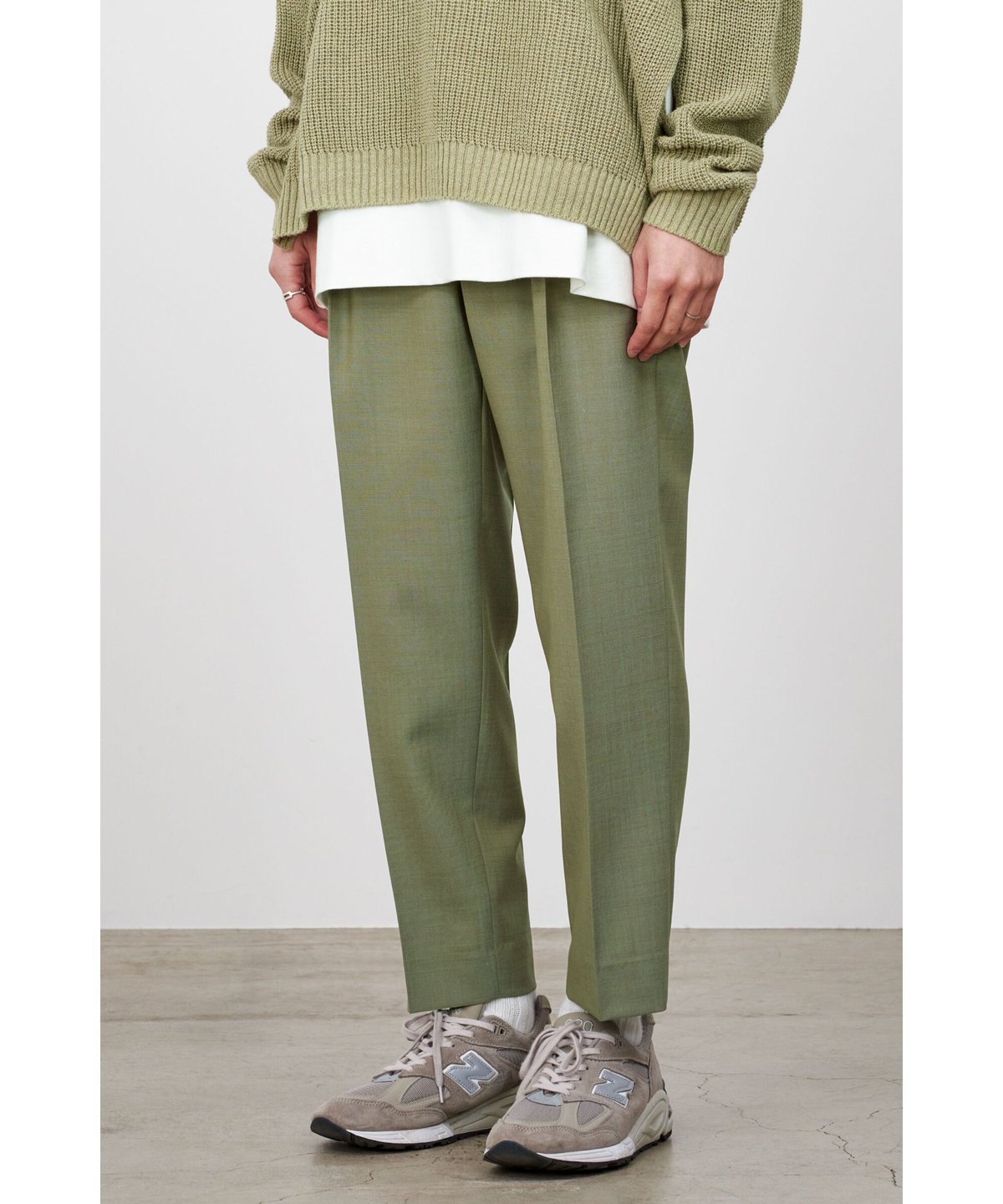 ORGANIC WOOL TROPICAL PEGTOP TROUSERS / OLIVE |...