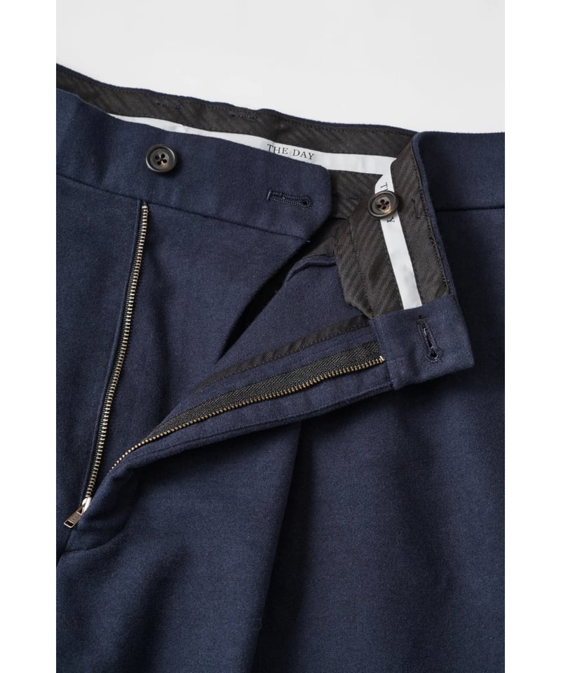 BRITISH MOLESKIN 2 TUCK WIDE PANTS / NAVY | CLO