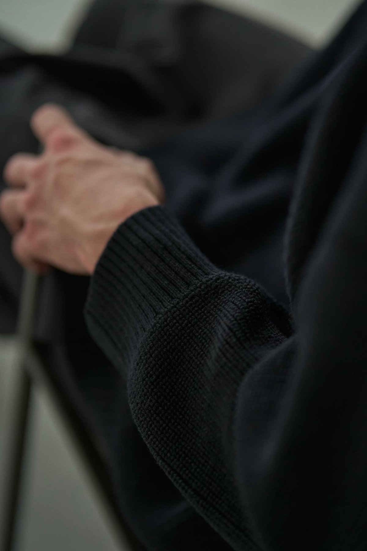 LOW GAUGE MERINO CREWNECK KNIT / BLACK | CLOTH&