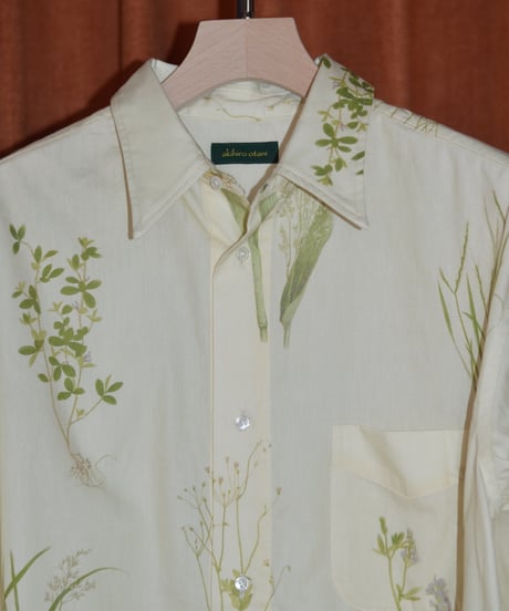 regular collar print  shirt / BEIGE