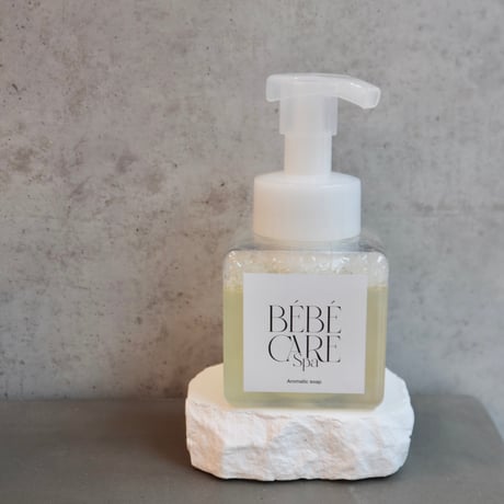 BÉBÉ フットシャンプー容器