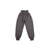 from F オーガニックコットン・ポケット付パンツ グレー