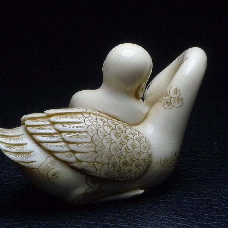 △松山作・本象牙赤子と白鳥根付17g・提げ物△NE33△ | 象牙屋本舗 こ