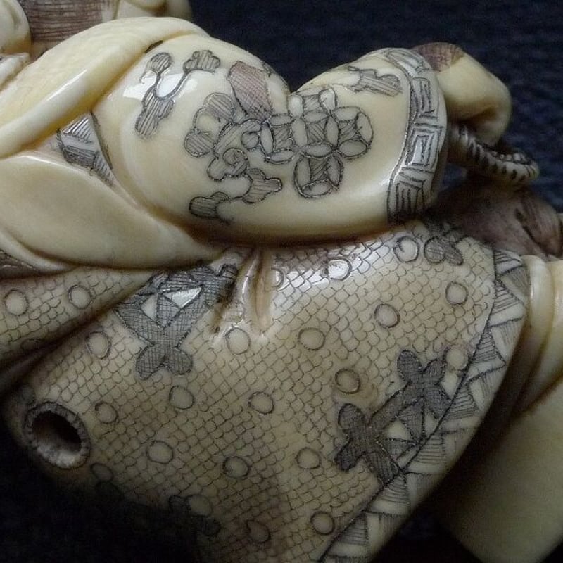 △鈴木作・本象牙猿と老人根付29g・提げ物△NE78△ | 象牙屋本舗 こほ