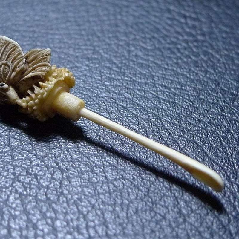 天然素材 牙マンモス カエル蓮彫刻 鼻煙壺　手彫り 松山刻印 △松山作・本象牙花蝶彫刻鼻煙壷22g・細密彫刻△NE11△ | 象牙屋本舗