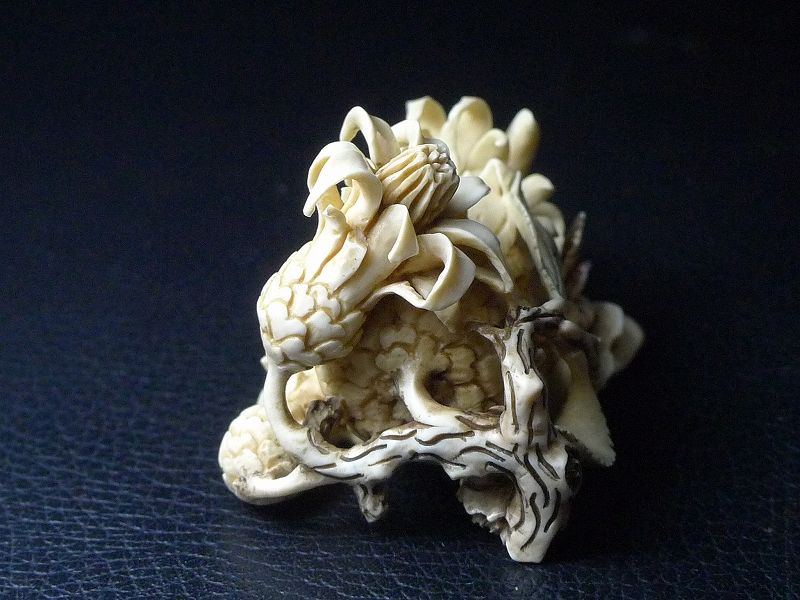 △松山作・本象牙花蝶彫刻鼻煙壷22g・細密彫刻△NE11△ | 象牙屋本舗