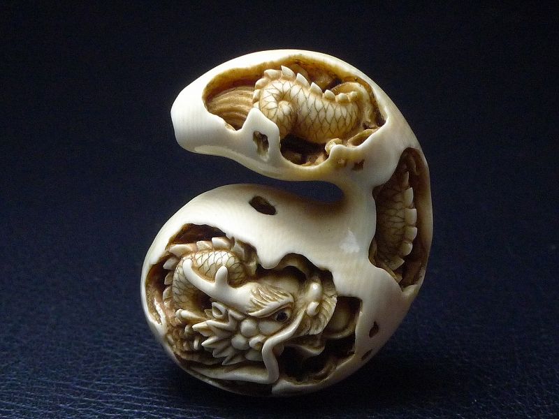 ♥象牙調　根付　竜　龍　ドラゴン　骨董品　アンティーク　レトロ 龍 麒麟 真鍮 置物 美術品 ペア ドラゴン アンティーク 骨董品