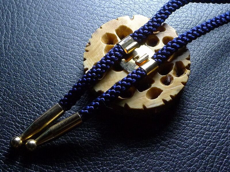 △本象牙材龍透かし彫刻ループタイ32g/ポーラーロープタイ