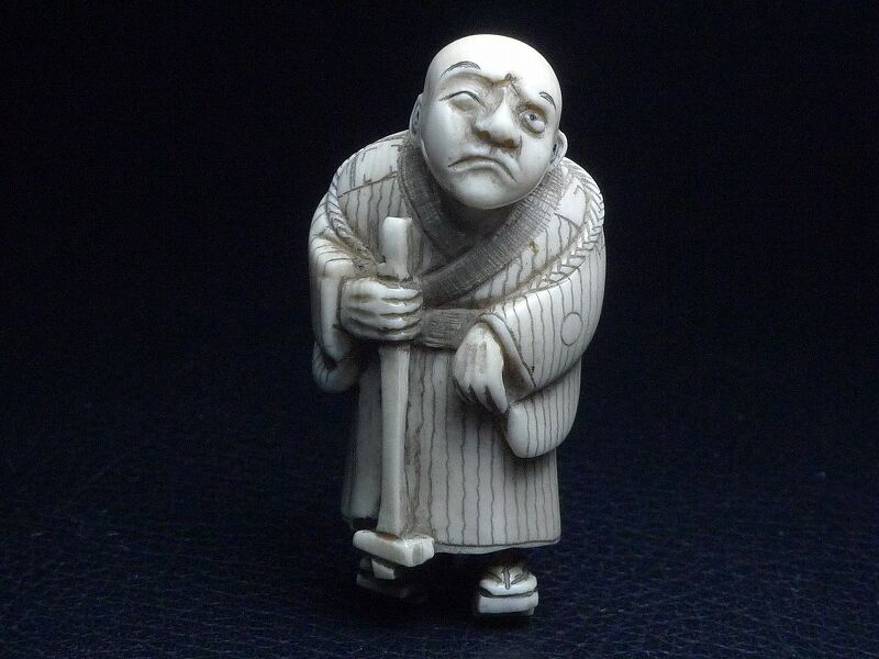 時代提げ物　獣骨製　翁　人物　根付　V　6915 時代提げ物 獣骨製 翁 人物 根付 V 6915 秀之作・本象牙人物