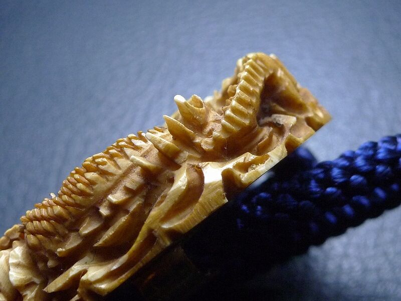 △本象牙材龍透かし彫刻ループタイ32g/ポーラーロープタイネクタイ