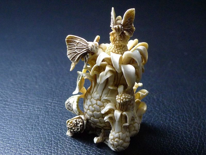 天然素材 牙マンモス カエル蓮彫刻 鼻煙壺　手彫り 松山刻印 △松山作・本象牙花蝶彫刻鼻煙壷22g・細密彫刻△NE11△ | 象牙屋本舗