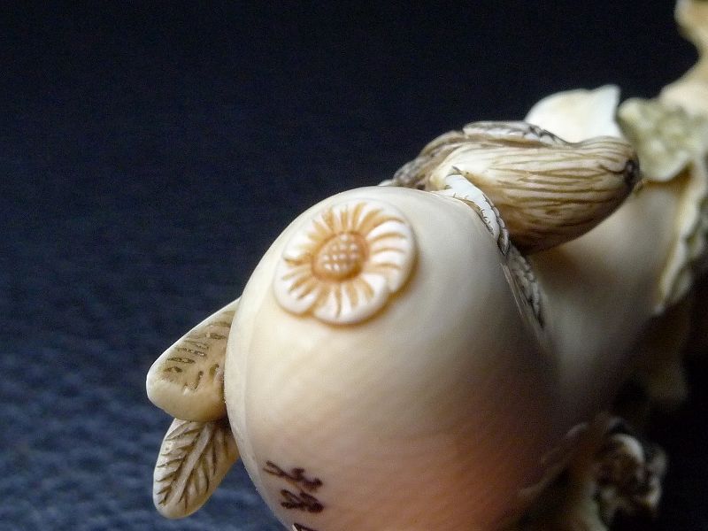 ドラゴン彫刻 足銀製鼻煙壷 △松山作・本象牙茄子鳥彫刻鼻煙壷13g・提げ物根付△NE14△ | 象牙屋
