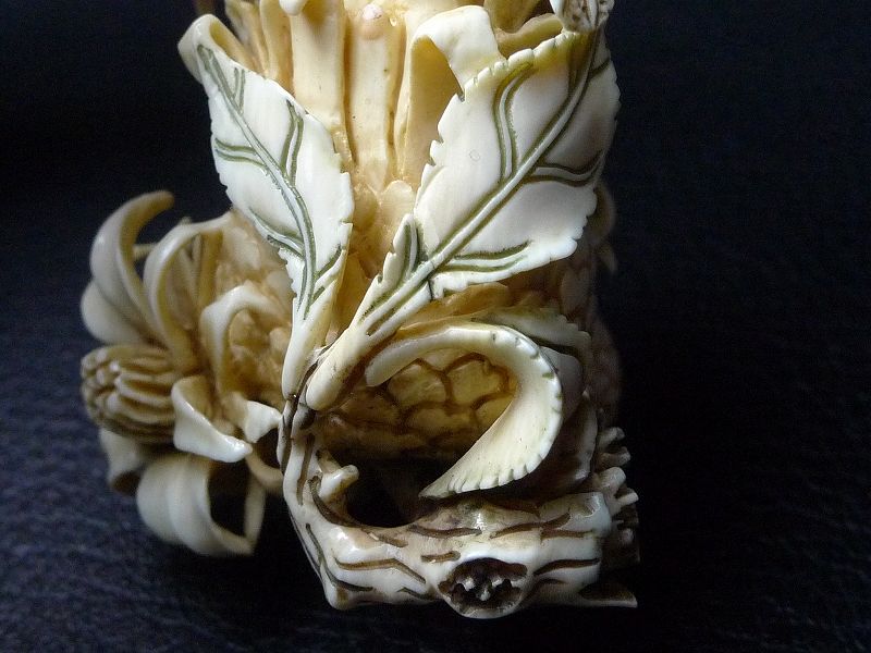 △松山作・本象牙花蝶彫刻鼻煙壷22g・細密彫刻△NE11△ | 象牙屋本舗