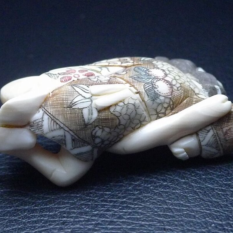 大型根付　浮世絵春画　無着色根付　天然素材牙彫　逸品希少品 △松山作・本象牙春画根付16g・提げ物△NE57△ | 象牙屋本舗 こほく堂