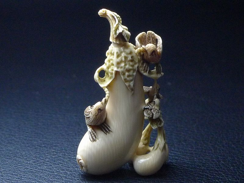 △松山作・本象牙茄子鳥彫刻鼻煙壷13g・提げ物根付△NE14△ | 象牙屋