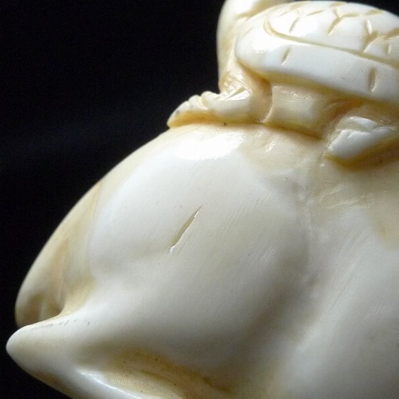 根付　42　馬と母子　骨董品 木製馬の彫刻 根付 骨董品 - メルカリ