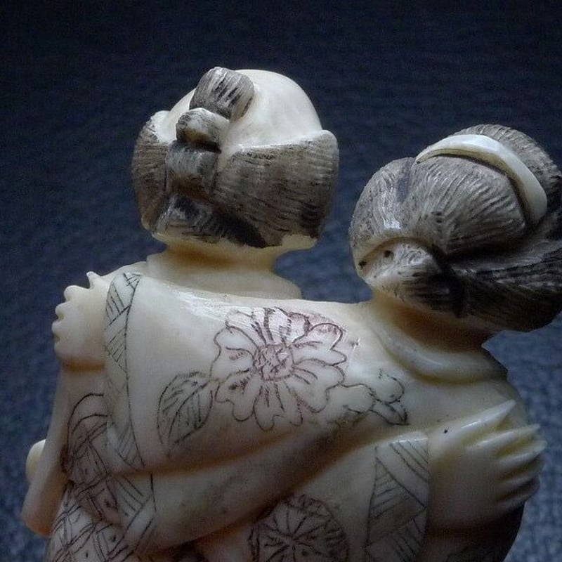 大型根付　浮世絵春画　無着色根付　天然素材牙彫　逸品希少品 独法師】大型根付 浮世絵春画 無着色 天然素材牙彫 逸品希少品