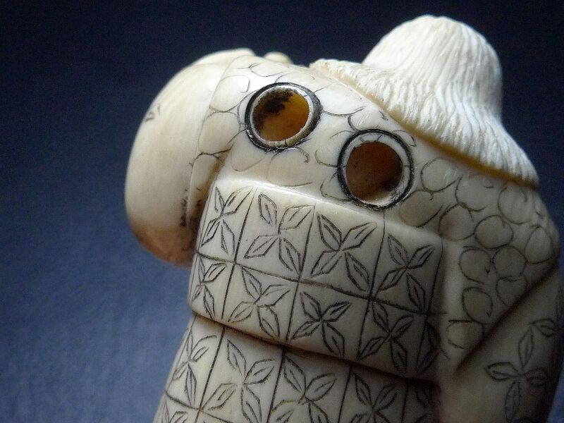 △玉之?作・本象牙能舞根付26g・提げ物△NE23△ | 象牙屋本舗 こほく堂