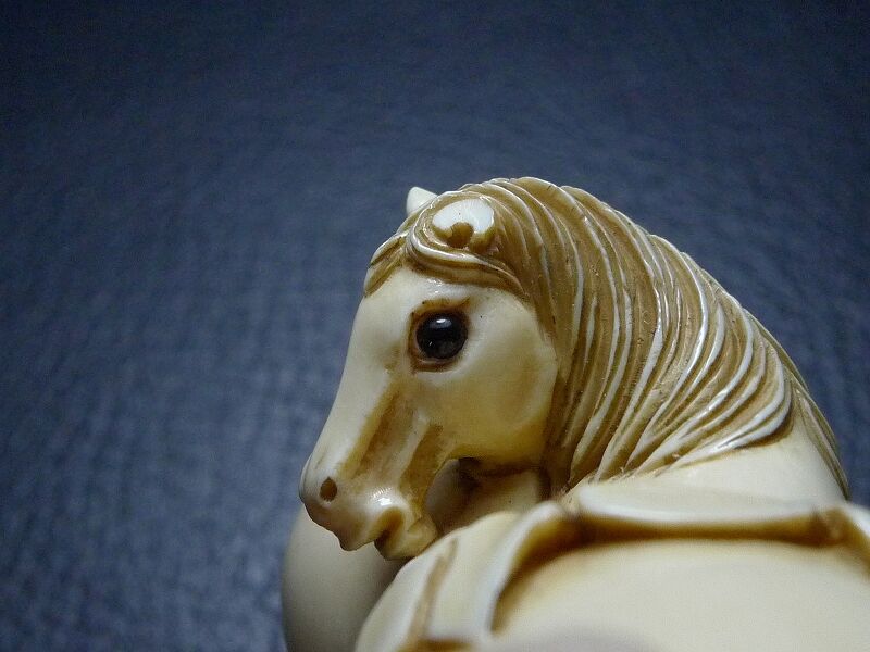 △松山作・本象牙茄子馬根付20g・提げ物△NE37△ | 象牙屋本舗 こほく