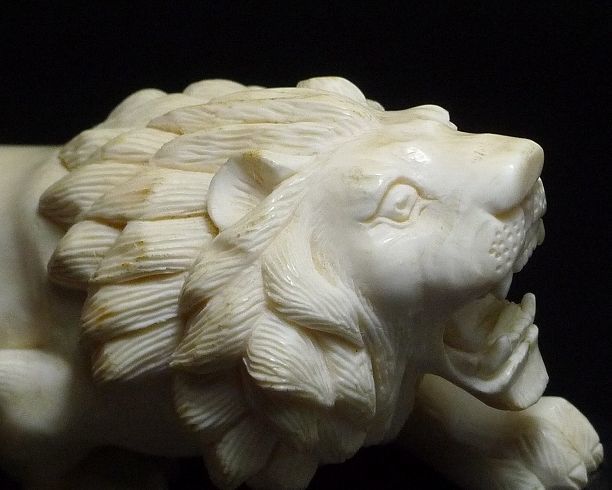 獅子　ライオン　象牙調置物　縁起物 本象牙芯彫ライオン獅子彫刻像置物☆60T178☆ | 象牙屋本舗 こほ