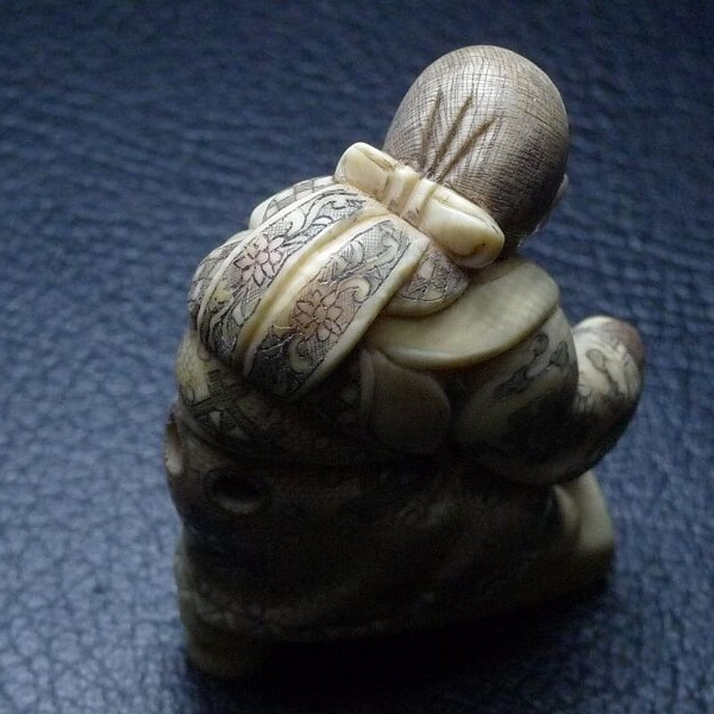 △鈴木作・本象牙猿と老人根付29g・提げ物△NE78△ | 象牙屋本舗 こほ