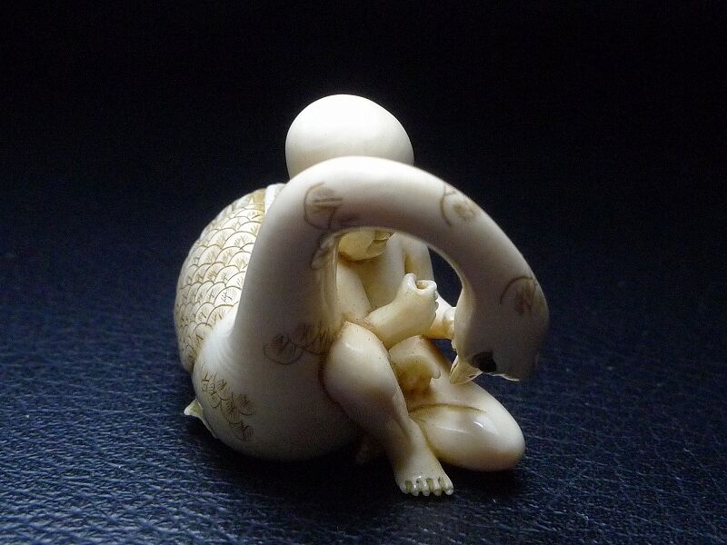 △松山作・本象牙赤子と白鳥根付17g・提げ物△NE33△ | 象牙屋本舗 こ
