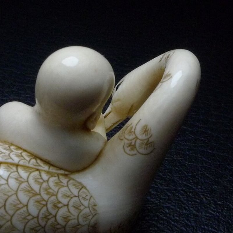 △松山作・本象牙赤子と白鳥根付17g・提げ物△NE33△ | 象牙屋本舗 こ