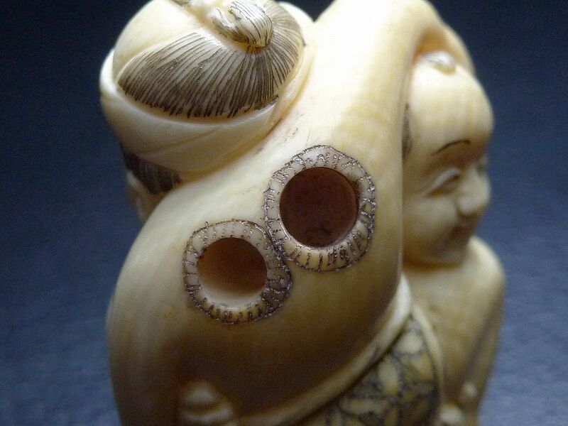 レア珍品！極小★山水図 根付飾り台5.5cm 根付台 牙角骨 提げ物 根付 鹿角 小型飾台 花台 細工 工芸 おすすめ！ △山口？作・本象牙相撲根付17g・提げ物△NE69△ | 象牙屋本舗 こほく